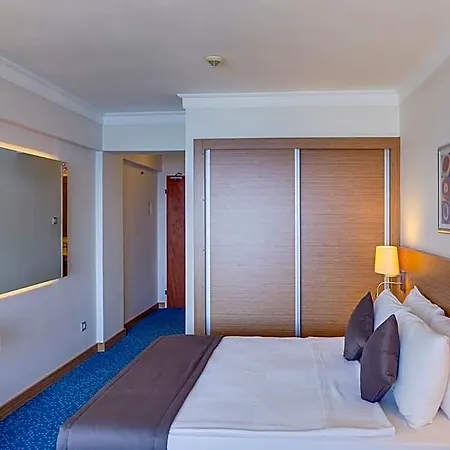 Grand Efe (adults Only) 奥兹德雷