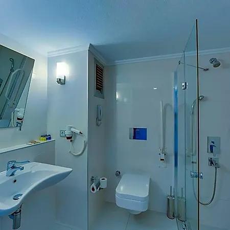 Grand Efe (adults Only)